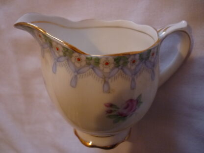 Royal Albert Torquay blue/yellow milk/cream jug