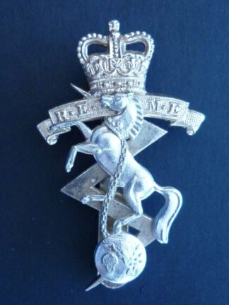 REME cap badge