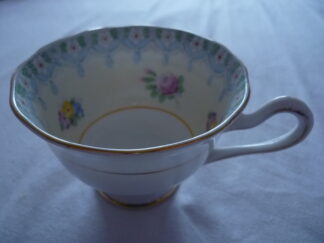 Royal Albert Torquay blue/yellow large tea cup