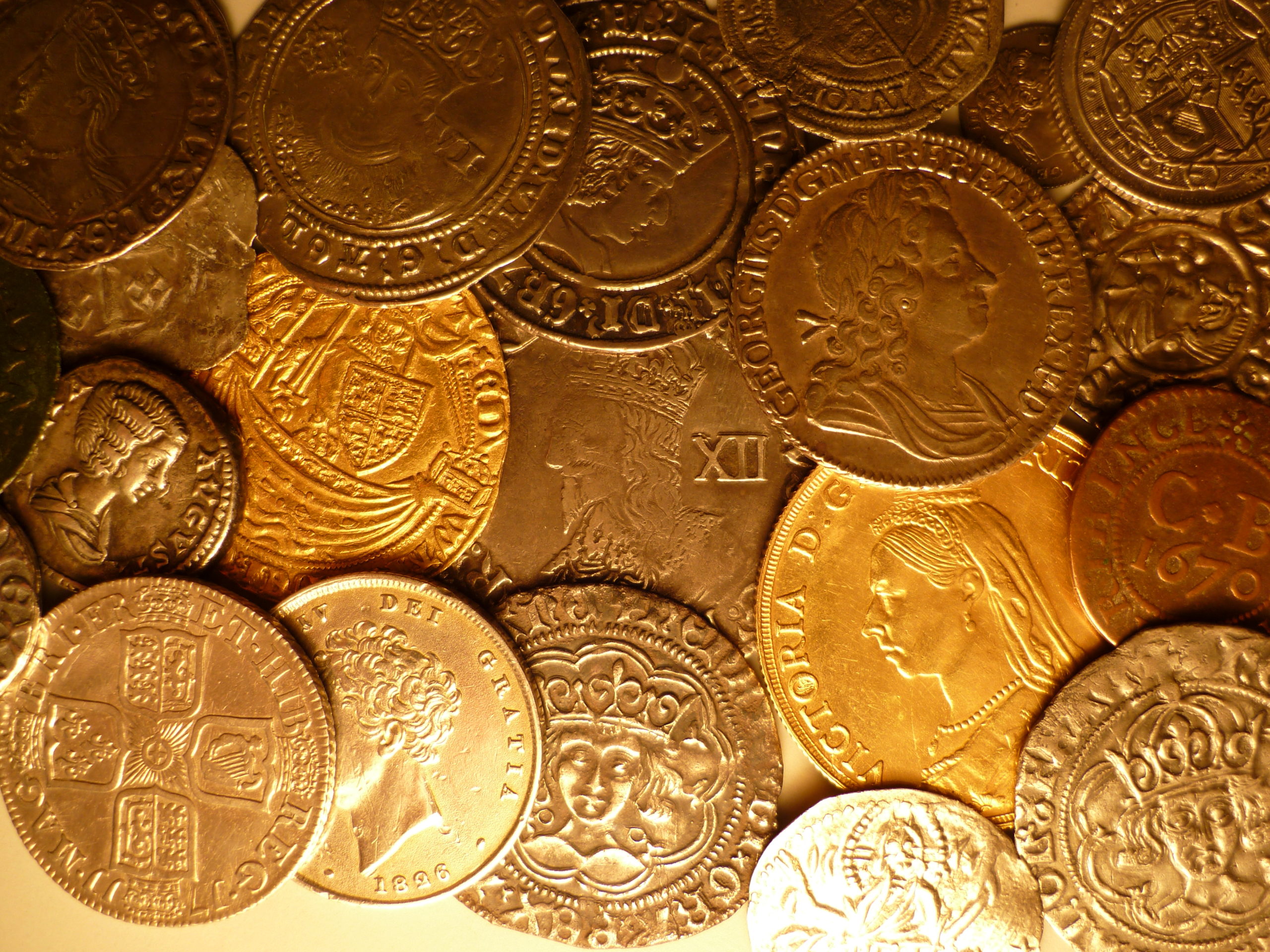 Coins Galore – Mainly British with some world coins & stamps
